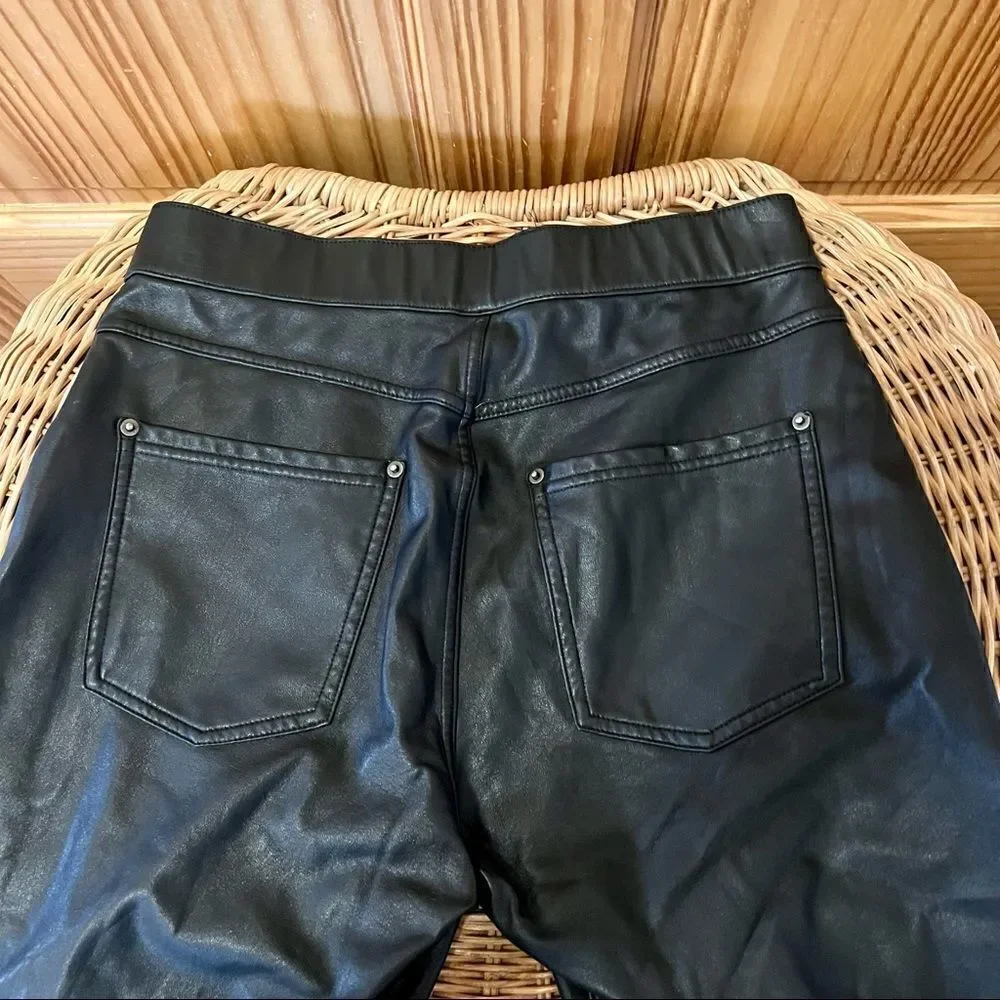 Hue black lined vegan leather skinny jean styled pants small S
